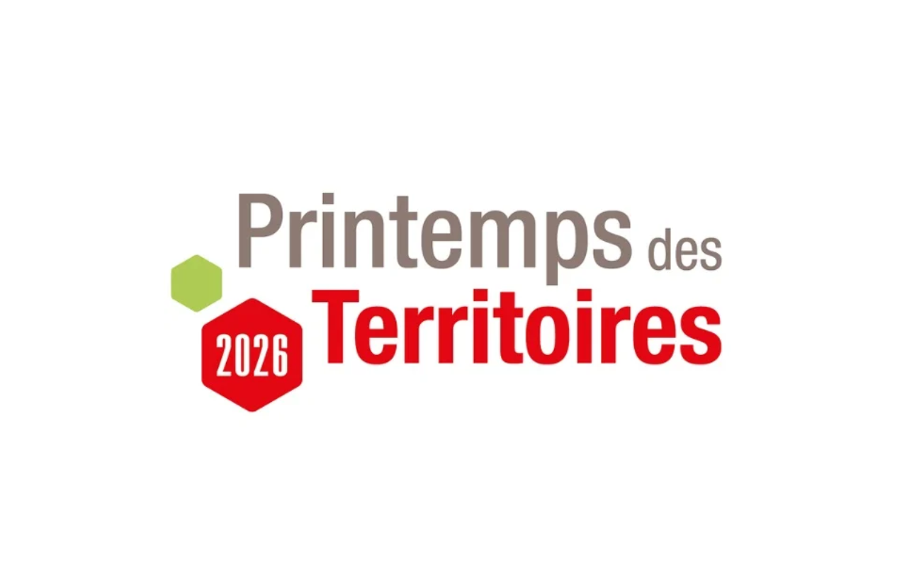 Logo Printemps des Territoires 2026, mots « Printemps des » en gris, « Territoires » en rouge, hexagone rouge portant l'année 2026 en blanc, petit hexagone vert en accent, fond blanc
